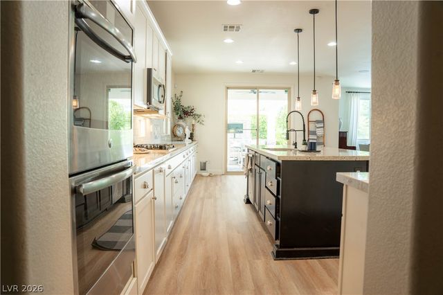 520 Hunter Flat Street, Las Vegas, NV 89138