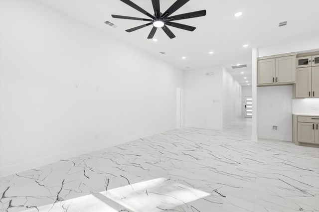 105 Forest Oaks Drive, Gun Barrel City, TX 75156