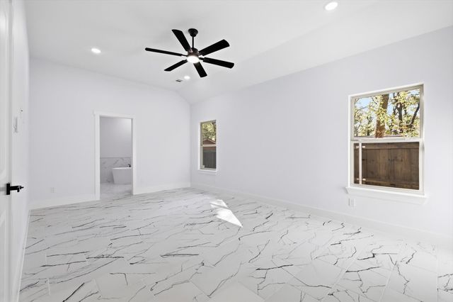 105 Forest Oaks Drive, Gun Barrel City, TX 75156