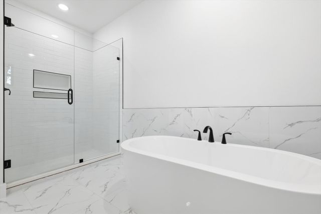 105 Forest Oaks Drive, Gun Barrel City, TX 75156