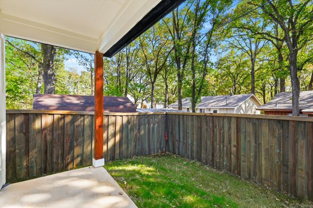 105 Forest Oaks Drive, Gun Barrel City, TX 75156