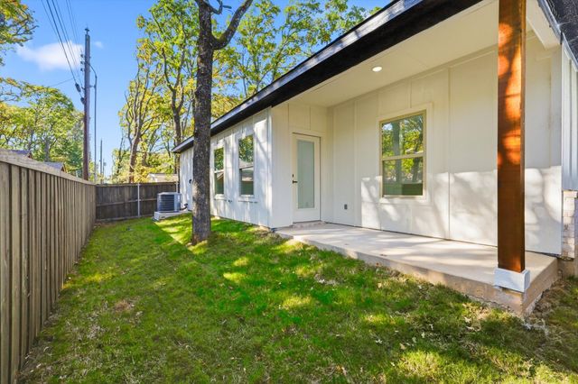 105 Forest Oaks Drive, Gun Barrel City, TX 75156