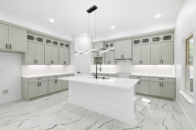 105 Forest Oaks Drive, Gun Barrel City, TX 75156