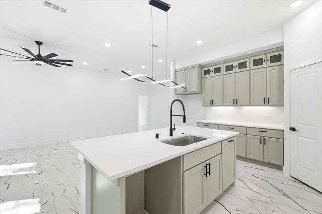 105 Forest Oaks Drive, Gun Barrel City, TX 75156