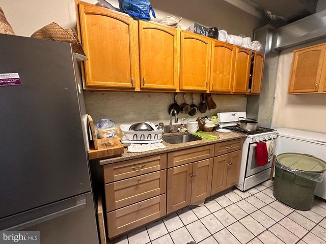 2324 S 7TH ST, Philadelphia, PA 19148