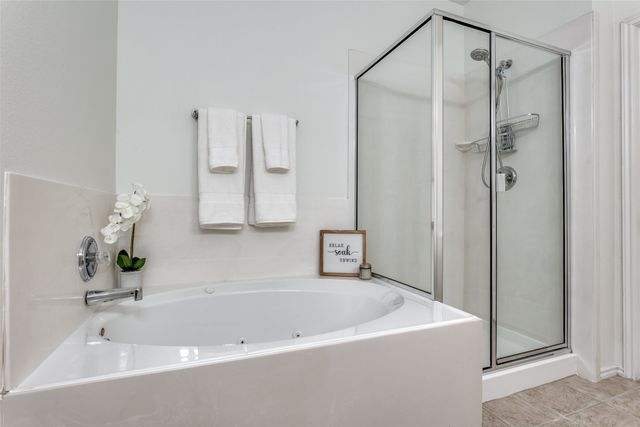 252 Turnberry Lane, Lewisville, TX 75067