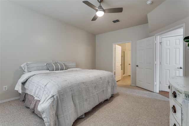 252 Turnberry Lane, Lewisville, TX 75067