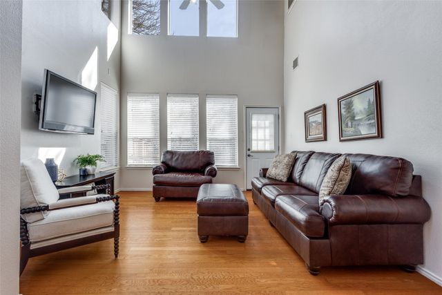 252 Turnberry Lane, Lewisville, TX 75067