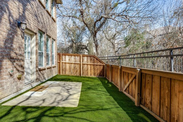 252 Turnberry Lane, Lewisville, TX 75067