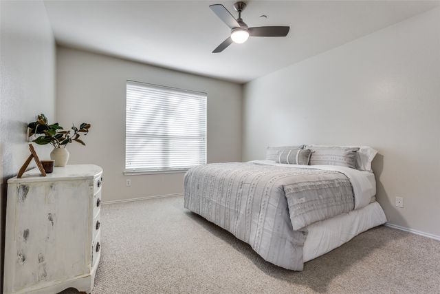 252 Turnberry Lane, Lewisville, TX 75067