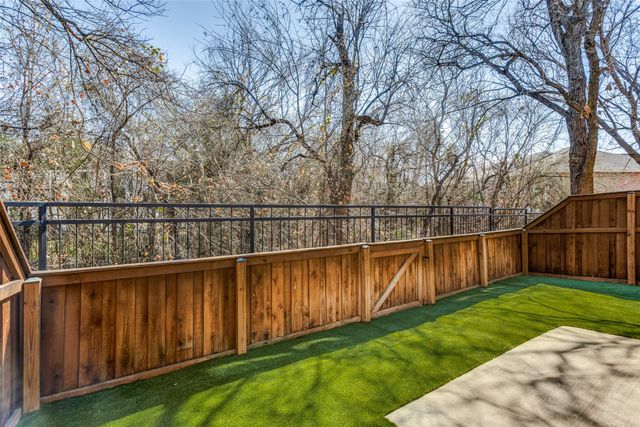 252 Turnberry Lane, Lewisville, TX 75067