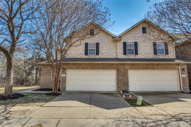 252 Turnberry Lane, Lewisville, TX 75067