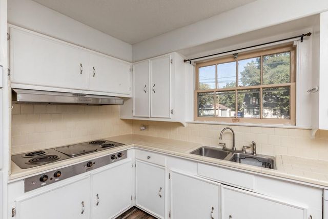 6438 Washington Street, Groves, TX 77619