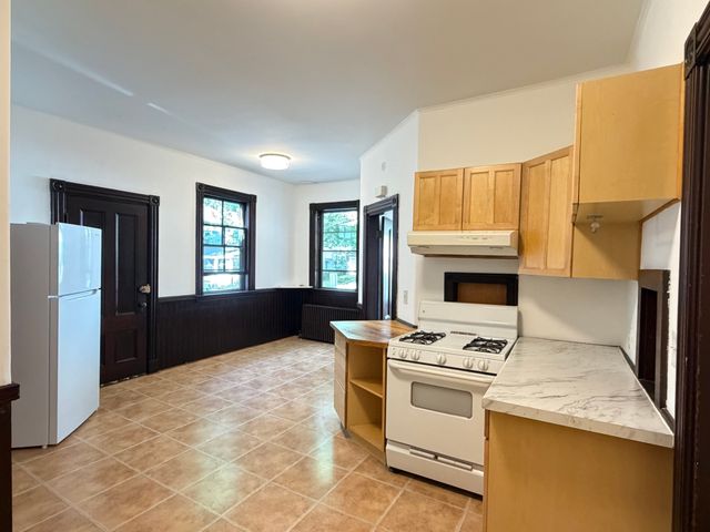 29 Greene St 1, Somerville, MA 02143