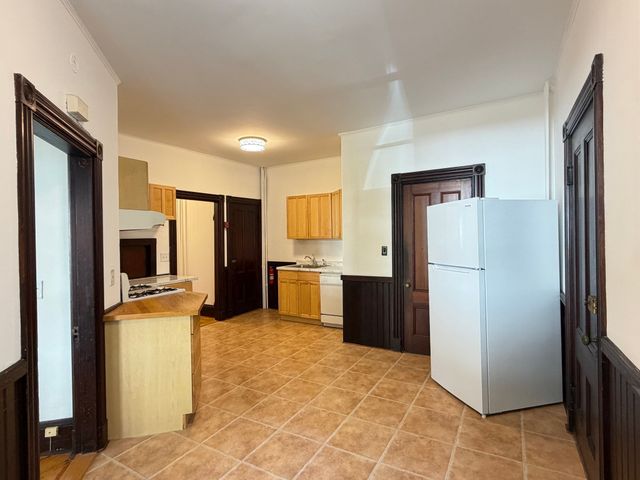 29 Greene St 1, Somerville, MA 02143
