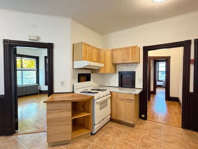 29 Greene St 1, Somerville, MA 02143