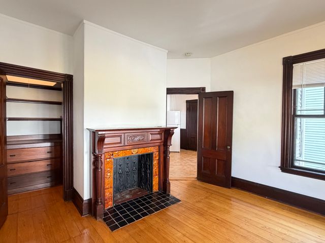 29 Greene St 1, Somerville, MA 02143