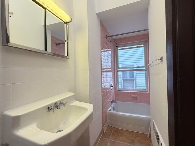 29 Greene St 1, Somerville, MA 02143