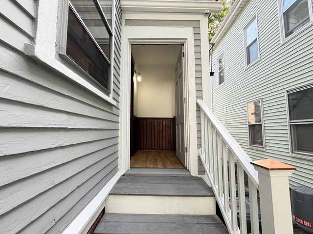 29 Greene St 1, Somerville, MA 02143
