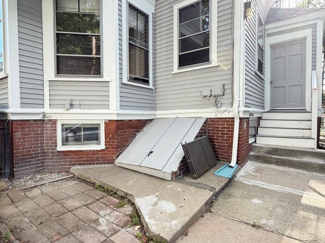29 Greene St 1, Somerville, MA 02143