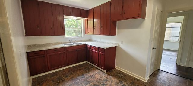 5811 Westdale Street, Houston, TX 77087