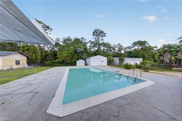 443 Castle DR, Naples, FL 34119