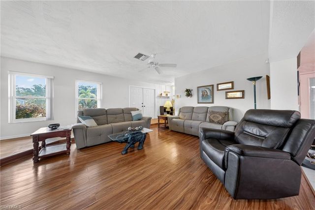 443 Castle DR, Naples, FL 34119