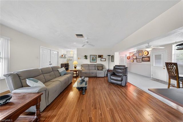 443 Castle DR, Naples, FL 34119