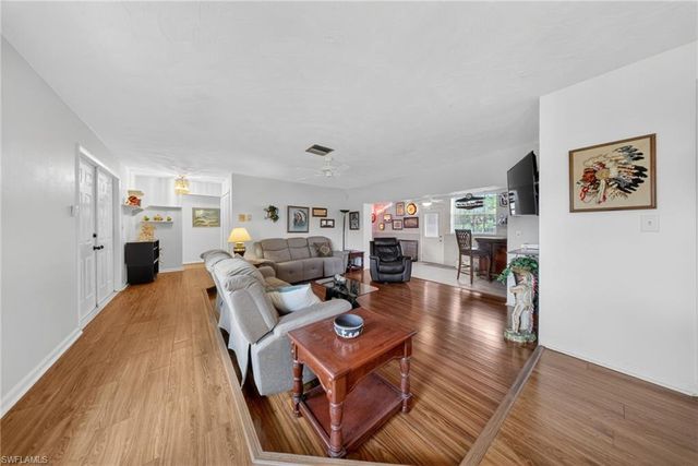 443 Castle DR, Naples, FL 34119