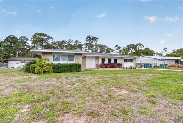 443 Castle DR, Naples, FL 34119