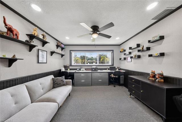 443 Castle DR, Naples, FL 34119