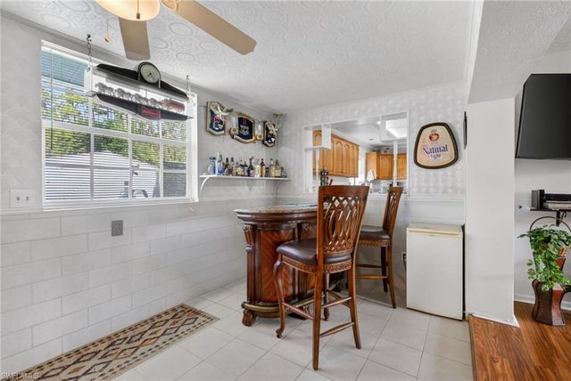 443 Castle DR, Naples, FL 34119