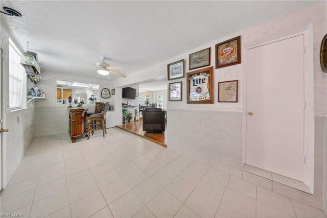 443 Castle DR, Naples, FL 34119