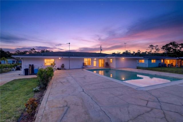 443 Castle DR, Naples, FL 34119