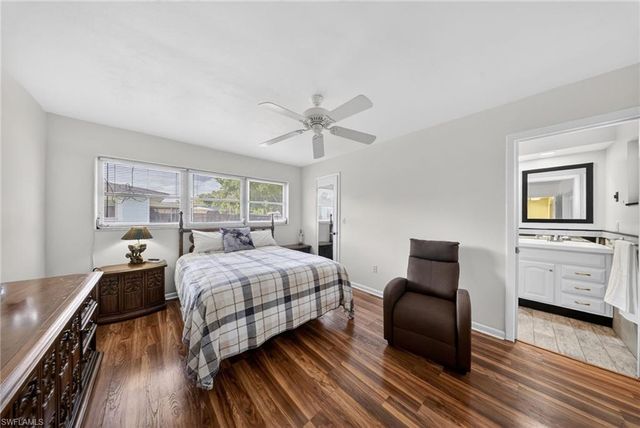 443 Castle DR, Naples, FL 34119