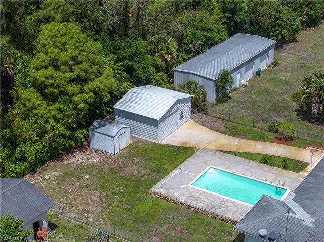 443 Castle DR, Naples, FL 34119