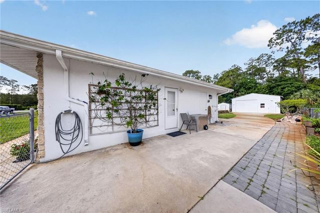 443 Castle DR, Naples, FL 34119