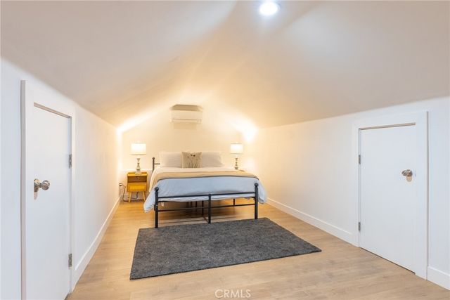 135 N Vendome Street, Los Angeles, CA 90026