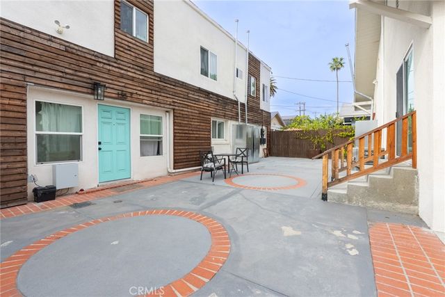 135 N Vendome Street, Los Angeles, CA 90026