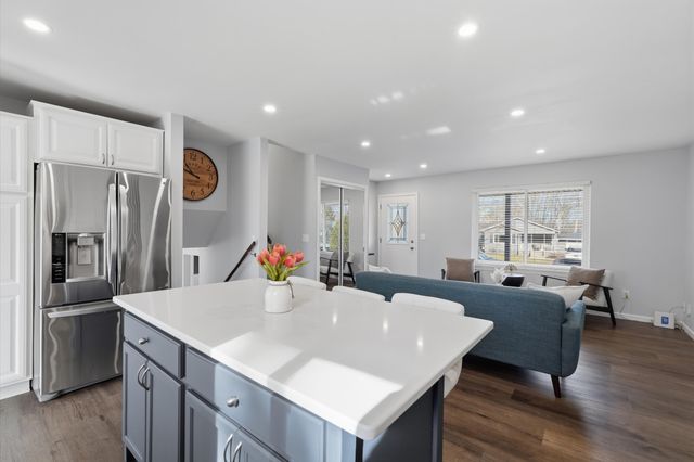 283 Shamrock Street, Novi, MI 48377