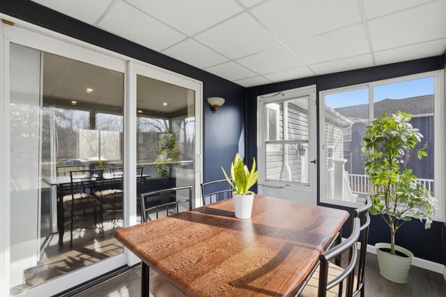 283 Shamrock Street, Novi, MI 48377