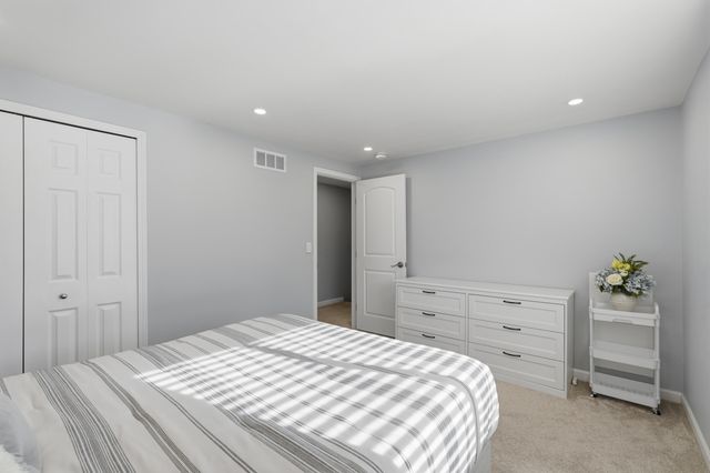 283 Shamrock Street, Novi, MI 48377