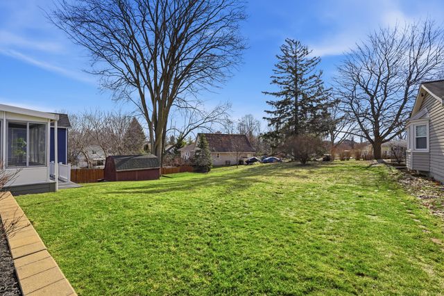 283 Shamrock Street, Novi, MI 48377