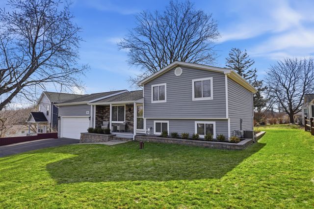 283 Shamrock Street, Novi, MI 48377