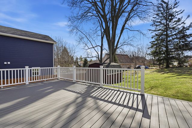 283 Shamrock Street, Novi, MI 48377