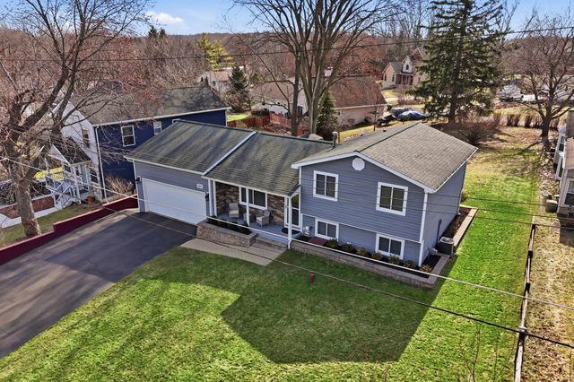 283 Shamrock Street, Novi, MI 48377