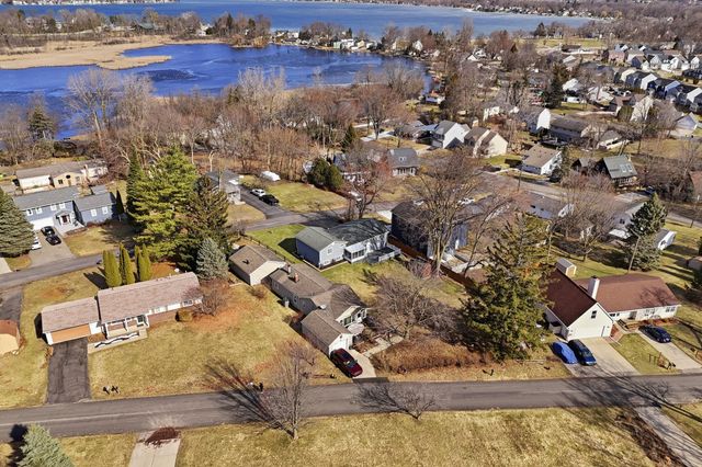 283 Shamrock Street, Novi, MI 48377