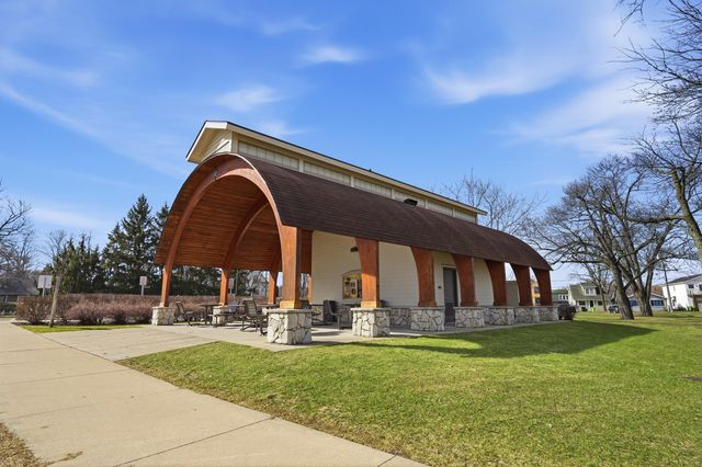 283 Shamrock Street, Novi, MI 48377