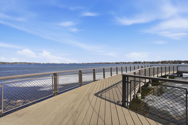 283 Shamrock Street, Novi, MI 48377