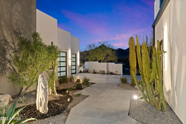 3135 E PALO VERDE Drive, Phoenix, AZ 85016